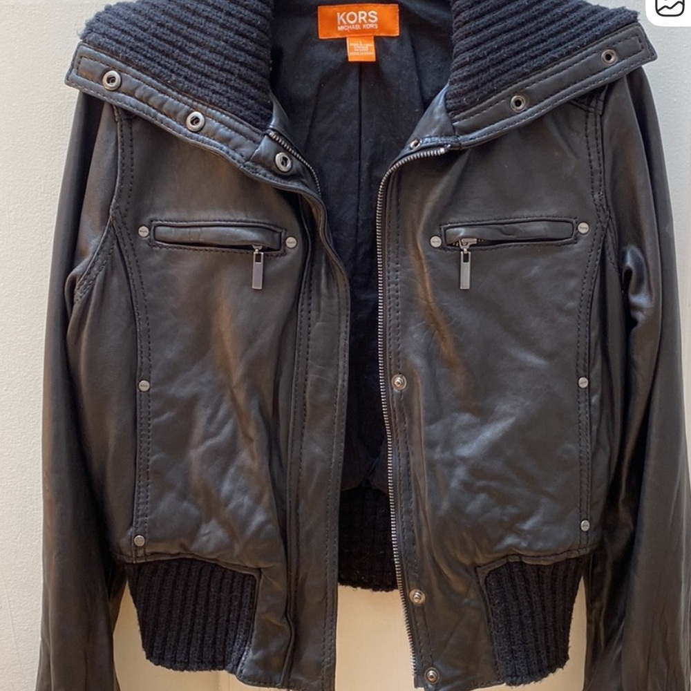 KORS Michael Kors
Michael Kors 100% Leather
Bomber Jacket